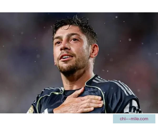 皇马宣布克罗斯的8号球衣由巴尔韦德继承全新篇章开启